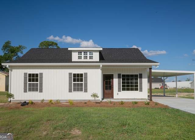 Property at 42 Walton Way, Hazlehurst, GA 31539, 3 beds, 2 baths