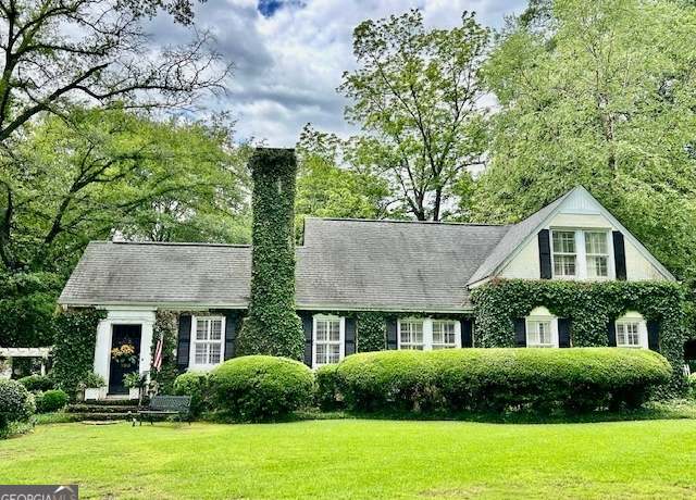 Property at 709 Maple Dr, Griffin, GA 30224, 3 beds, 2.5 baths