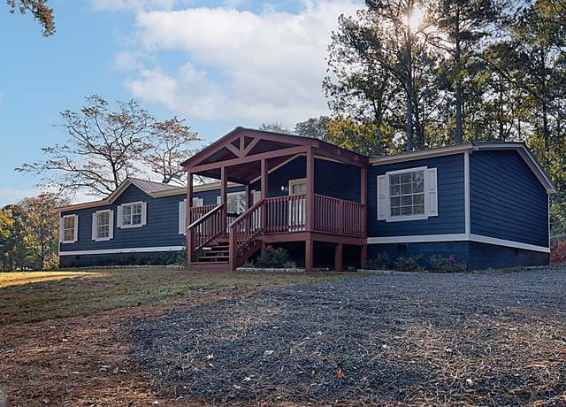 Property at 1310 Mapp Rd, Valley, AL 36854, 4 beds, 3 baths