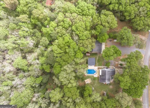 Property at 107 Waldorf Dr, Perry, GA 31069, 4 beds, 2.5 baths