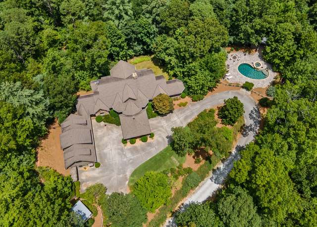 Property at 518 Grizzly Ridge Rd, Lakemont, GA 30552, 8 beds, 8 baths