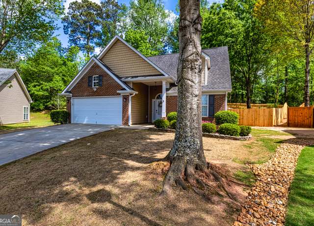 Property at 10 Evan Ct, Newnan, GA 30263, 3 beds, 2 baths