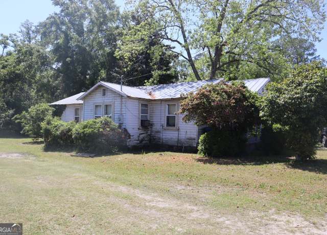 Property at 210 Best St, Statesboro, GA 30458, 3 beds, 1 bath