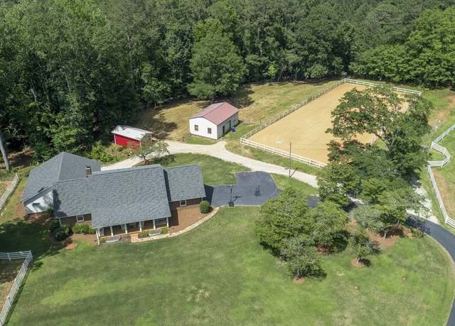 Property at 135 Brookshire Dr, Fayetteville, GA 30215, 7 beds, 4 baths