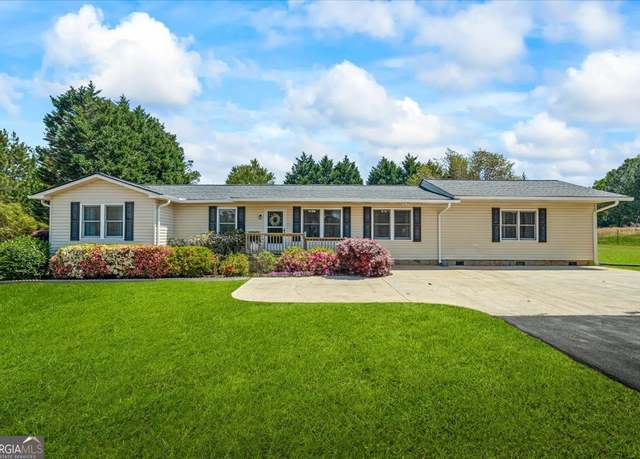 Property at 424 N Green Cir, Mcdonough, GA 30252, 4 beds, 3 baths