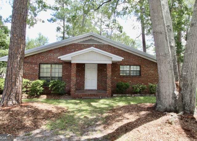Property at 601 E Stanfill St, Hahira, GA 31632, 2 beds, 2 baths