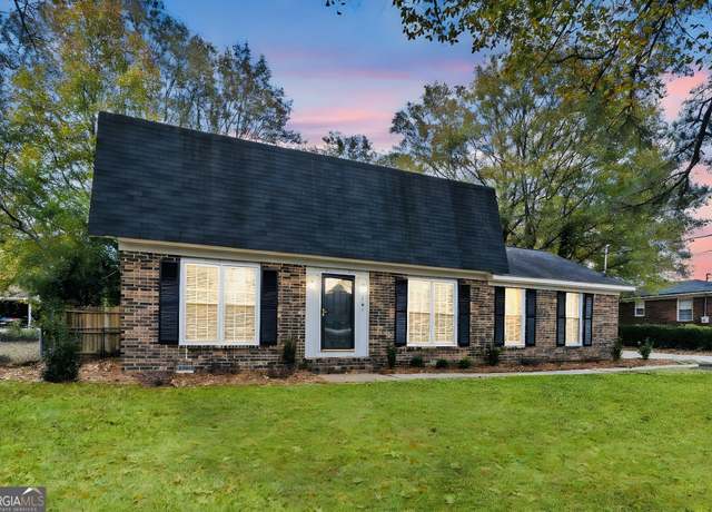Property at 1303 Forest Hill Rd, Macon, GA 31210, 4 beds, 3.5 baths