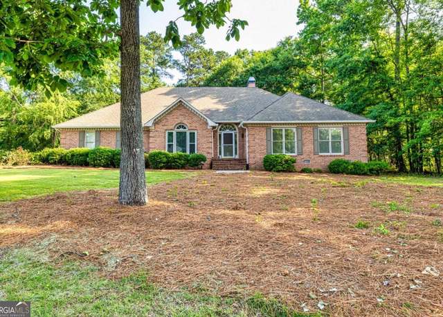 Property at 195 Youngs Cir, Fayetteville, GA 30215, 3 beds, 2 baths