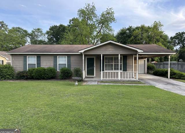 Property at 209 Plum St, Dublin, GA 31021, 3 beds, 2 baths