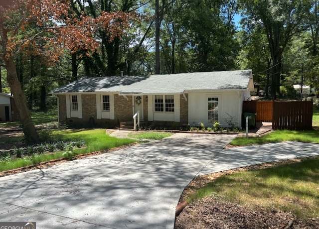 Property at 413 Shamrock Dr, Monroe, GA 30655, 3 beds, 2.5 baths
