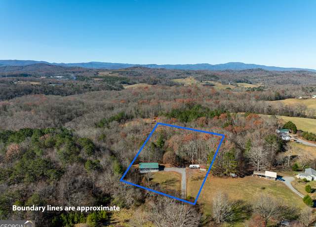Property at 2865 Ada St, Blue Ridge, GA 30513, 3 beds, 2 baths