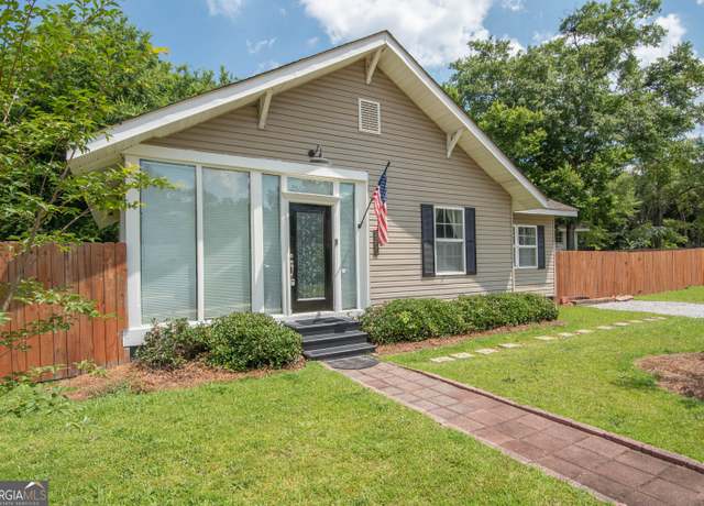 Property at 2200 3rd Ave, Opelika, AL 36801, 2 beds, 2 baths