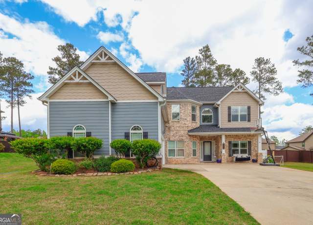 Property at 265 Savannah Dr, Senoia, GA 30276, 5 beds, 4 baths