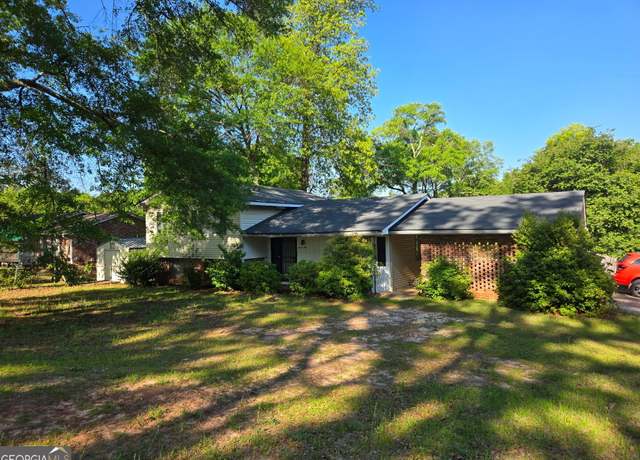 Property at 104 Sunnydale Dr, Warner Robins, GA 31088, 3 beds, 2.5 baths