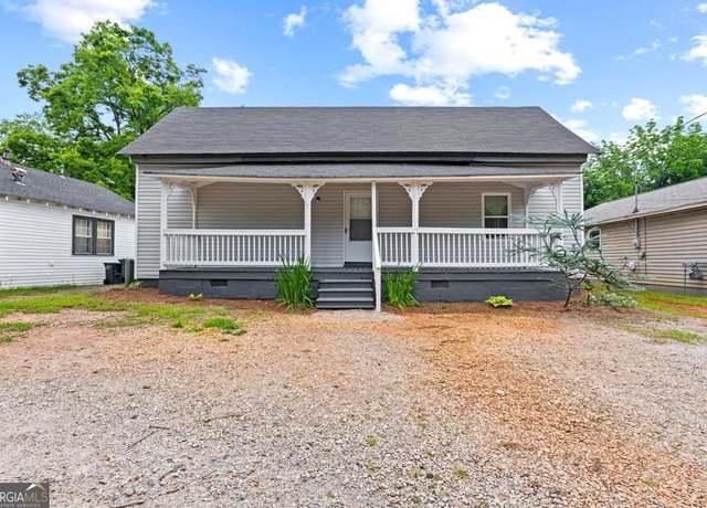 Property at 1050 W College Ext St, Griffin, GA 30223, 3 beds, 2 baths