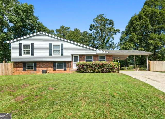 Property at 5753 Gum Ct, Ellenwood, GA 30294, 3 beds, 2 baths