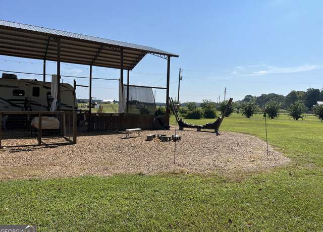 Property at 13 COUNTY Road 1042, Centre, AL 35960, 1 bed, 1 bath