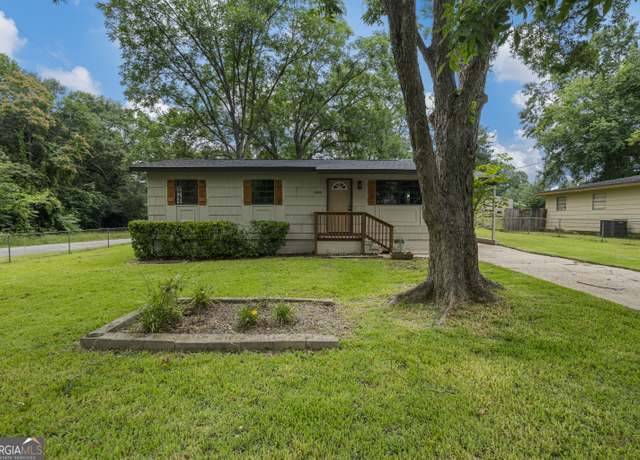 Property at 2808 3rd Ave, Phenix City, AL 36867, 3 beds, 2 baths