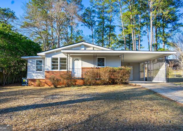 Property at 202 S Chilton Cres, Lagrange, GA 30240, 3 beds, 1 bath
