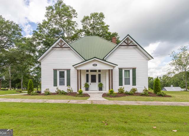 Property at 111 S Old 27, Roopville, GA 30170, 3 beds, 2 baths