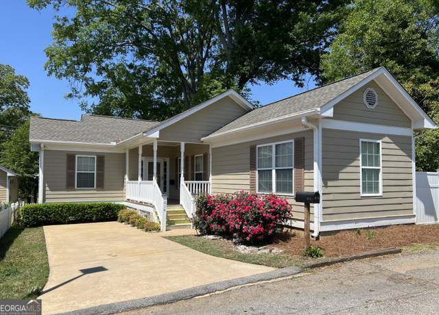 Property at 614 Cottage Ln, Lagrange, GA 30240, 2 beds, 2 baths