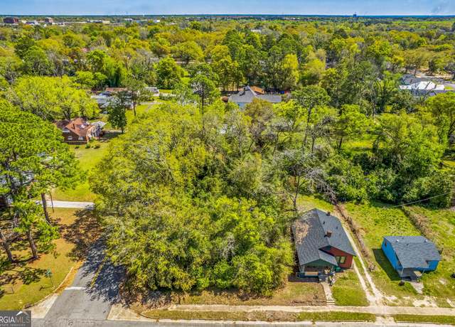 Property at 624 W Mercer Ave, Albany, GA 31701