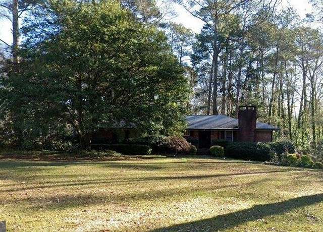 Property at 200 Lee St, Jonesboro, GA 30236, 3 beds, 2 baths