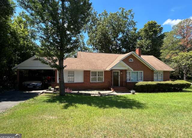 Property at 1380 Sylvian Dr, Macon, GA 31206, 3 beds, 1 bath