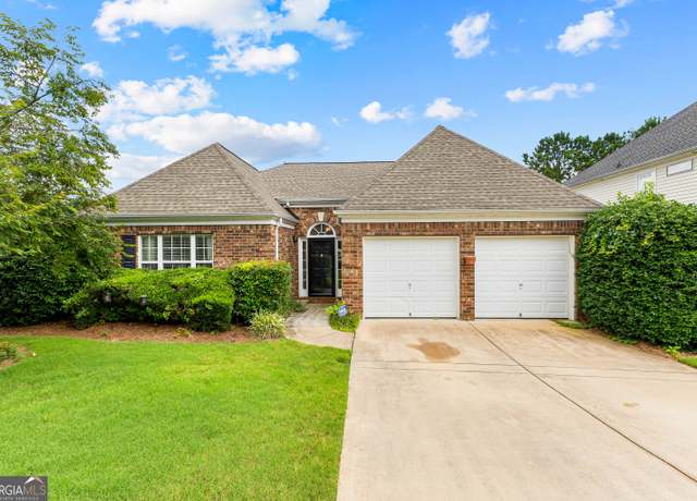 Property at 10 Links Ct, Newnan, GA 30265, 3 beds, 2 baths