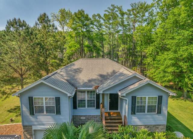 Property at 123 E Entreken Rd, Cobb, GA 31735, 3 beds, 2 baths