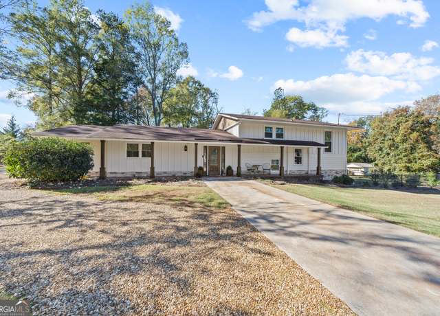 Property at 880 Park Ln, Madison, GA 30650, 5 beds, 3.5 baths