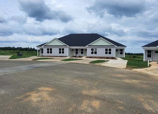 Property at 802 Castle Couirt, Hawkinsville, GA 31036, 2 beds, 2 baths