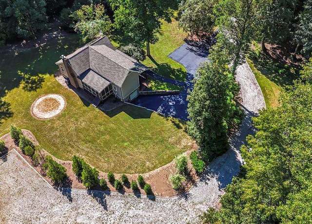 Property at 250 Hester Rd, Carrollton, GA 30116, 3 beds, 2 baths