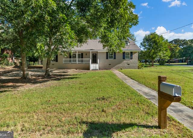 Property at 1515 Lokey Dr, Columbus, GA 31904, 5 beds, 3 baths