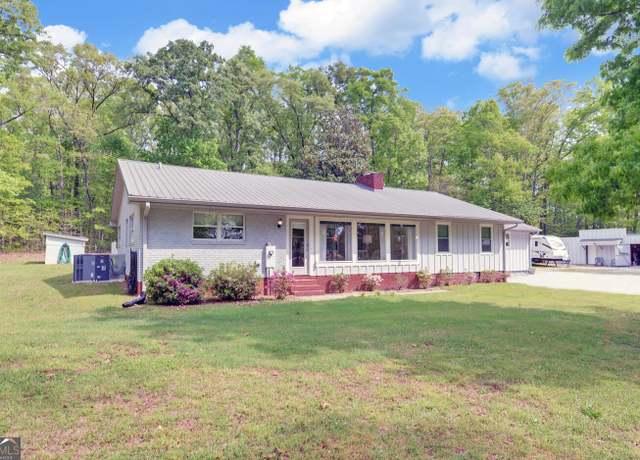 Property at 1132 Plantation Rd, Elberton, GA 30635, 3 beds, 2 baths