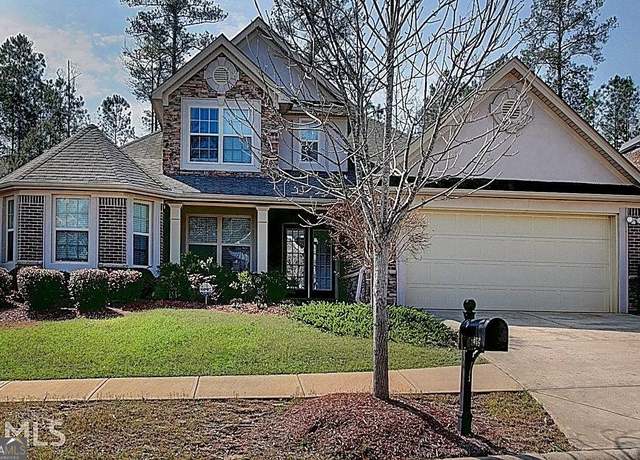 Property at 7946 Gossamer Dr, Fairburn, GA 30213, 4 beds, 3 baths