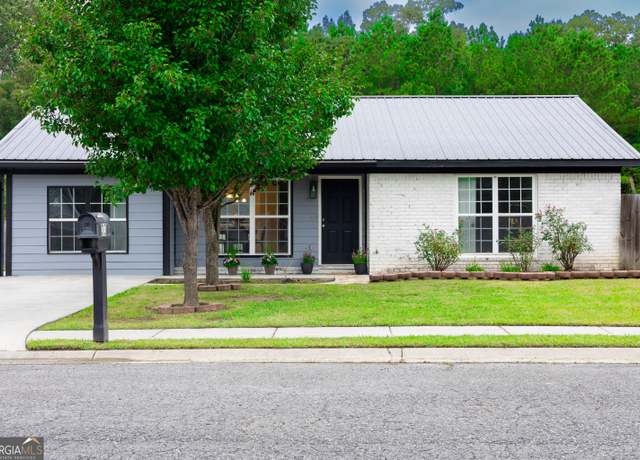 Property at 33 NW Hunters Glenn Rd, Rome, GA 30165, 4 beds, 2 baths
