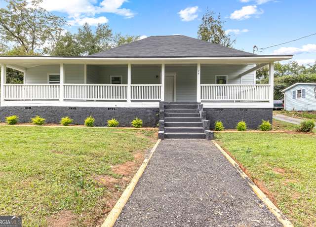 Property at 26 Pool Woods Dr, Grantville, GA 30220, 4 beds, 3 baths