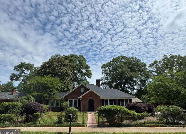 Property at 280 Holman Ave, Athens, GA 30606, 4 beds, 3.5 baths
