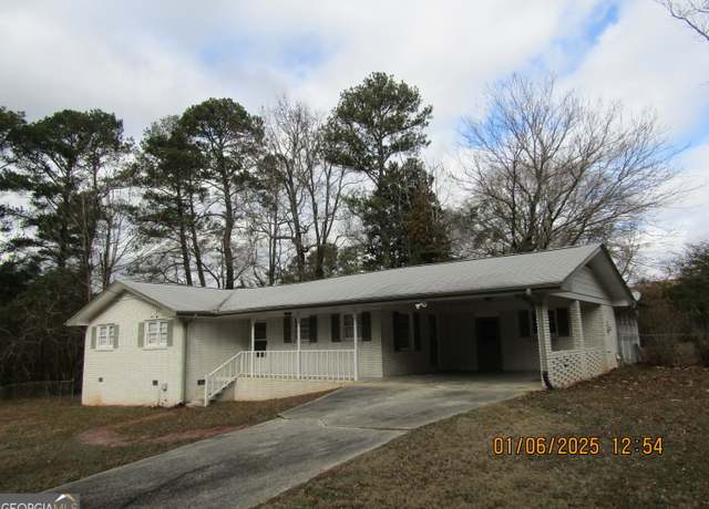 Property at 423 Center Cir SW, Conyers, GA 30094, 3 beds, 2 baths