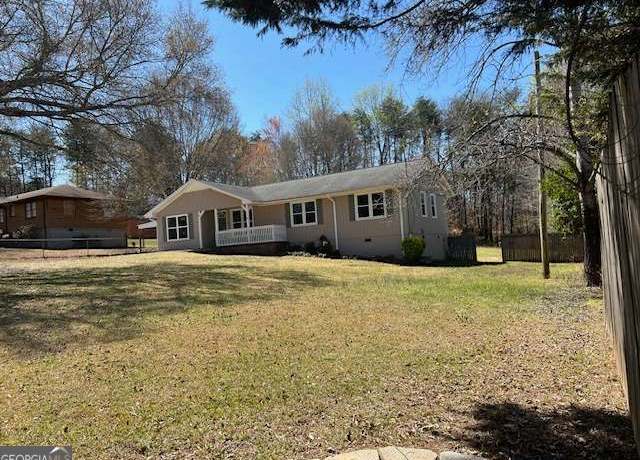 Property at 158 Oak Way Dr, Toccoa, GA 30577, 4 beds, 2.5 baths