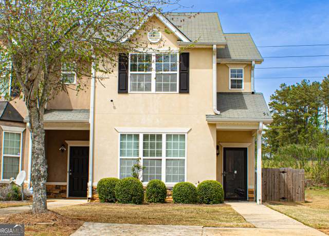 Property at 304 Commons Dr, Jonesboro, GA 30236, 3 beds, 2.5 baths