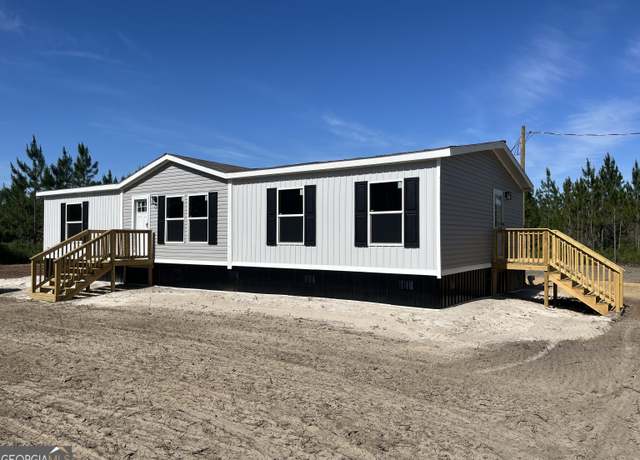 Property at 585 Elmer Thrift Rd, Waycross, GA 31503, 3 beds, 2 baths