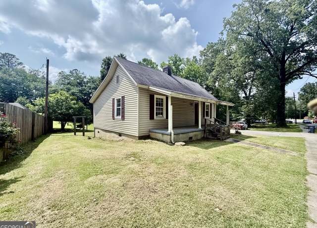 Property at 103 Highland Ave, Summerville, GA 30747, 2 beds, 1 bath