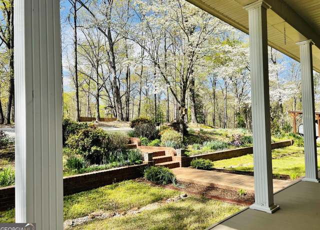Property at 285 W0lf Den Rd, Royston, GA 30662, 5 beds, 3 baths