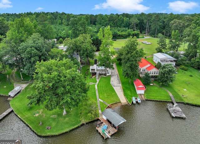 Property at 110 Cedar Ln, Milledgeville, GA 31061, 6 beds, 3.5 baths