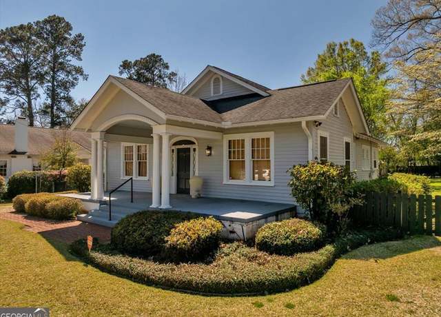 Property at 118 Ramsey St, Dublin, GA 31021, 3 beds, 2 baths
