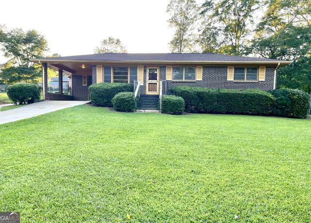 Property at 9118 Carr Cir SW, Covington, GA 30014, 3 beds, 2 baths