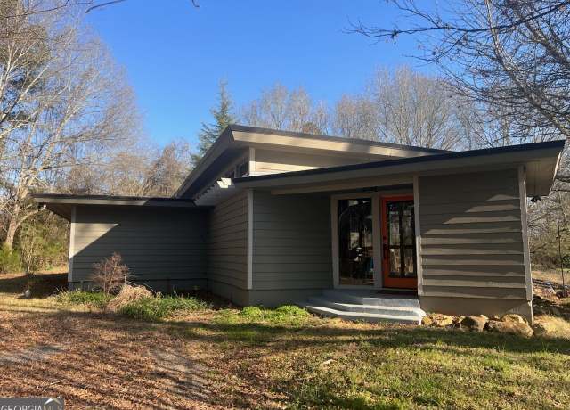 Property at 6020 Lexington Rd, Winterville, GA 30683, 3 beds, 2 baths