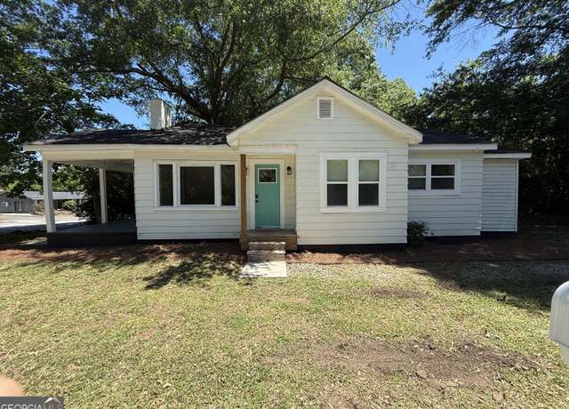Property at 61 Fair St, Newnan, GA 30263, 3 beds, 2 baths